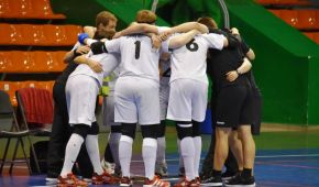 Die deutsche Mannschaft im Kreis