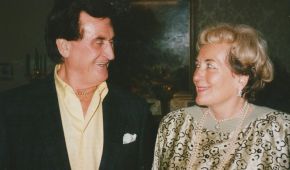 Paul und Katharina Kraemer gucken sich in die Augen
