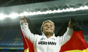 Niko Kappel nach dem Paralympics-Sieg 2016 im Kugelstoßen