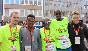 Jonathan Dahlke, Habtom Tedros, Henry Wanyoike, Paul Wanyoike und Simon Bong © R(h)ein Inklusiv