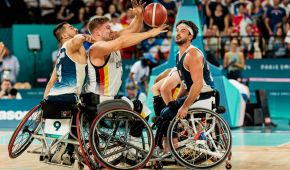 Hart umkämpft: Alexander Budde im Kampf um den Ball
