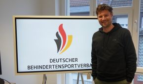 Michael Engel, der neue Bundestrainer Rollstuhlbasketball, zu Besuch in der DBS-Geschäftsstelle