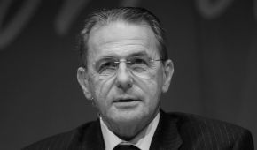 Portraitbild von Jacques Rogge in schwarz-weiß