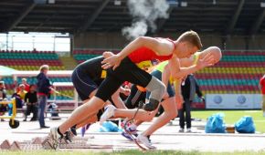 Startschuss zum 100-Meter-Lauf bei den Internationalen Deutschen Meisterschaften der Leichtathleten in Berlin.