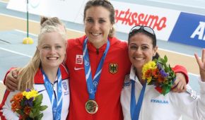 Europameisterin Irmgard Bensusan mit Medaille