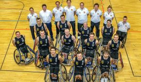 Gruppenbild der deutschen Auswahl für die Rollstuhlbasketball EM der Herren