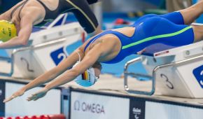 Elena Krawzow beim Startsprung