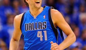 Dirk Nowitzki im Dallas Trikot