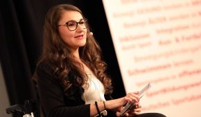 Sina Eghbalpour bei der Auftaktveranstaltung in Aachen