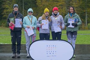 Bild bei der Siegerherung der deutschen Meisterschaft mit Guide Emil Schmidt, Leonie Walter, Johanna Recktenwald, Guide Emily Weiss, Lena Schöllig