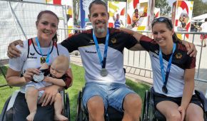 Dreimal WM-Silber: Edina Müller mit Sohn Liam, Peter Happ und Esther Bode