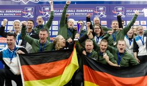 Die deutschen Goalballer jubeln über Gold und Bronze