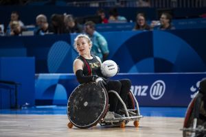 Mascha Mosel in Aktion mit dem Ball