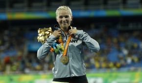 Vanessa Low bei der Siegerehrung der Paralympics 2016 in Rio