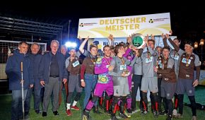 Der FC St. Pauli feiert den Sieg der deutschen Meisterschaft