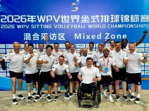 Gruppenfoto der Sitzvolleyball-Herren in China