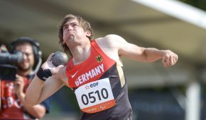 Sebastian Dietz beim Kugelstoßen