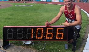 Johannes Floors nach seinem Weltrekord über die 100 Meter
