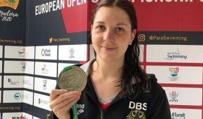 Denise Grahl mit Medaille