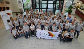 Gruppenfoto der Teilnehmer am Paralympischen Jugendlager 2012