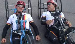 Vico Merklein und Bernd Jeffré mit ihren Handbikes