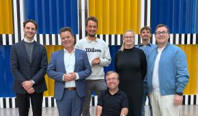 Gruppenfoto der Vertreter*innen der vier Sportjugenden gemeinsam mit Jürgen Dusel.