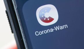 Symbol der Corona-Warn-App auf einem Display