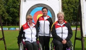 Die Bogensportlerinnen Lucia Kupczyk, Vanessa Bui und KarinaGranitza