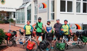 Die MUT-TOUR macht Station vor der DBS-Bundesgeschäftsstelle