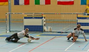 Abwehraktion beim Torball