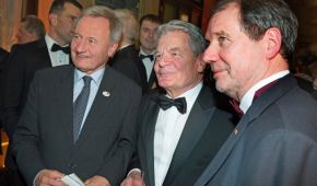 Begegnung beim Ball des Sports: DBS-Präsident Friedhelm Julius Beucher, Bundespräsident Joachim Gauck und DBS-Vizepräsident Leistungssport Dr. Karl Quade