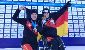 Andrea Rothfuss gewinnt silber und Anna Schaffelhuber Gold in der WM Abfahrt von Tarvisio