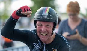 Freude bei Hans-Peter Durst © Oliver Kremer, sports.pixolli.com