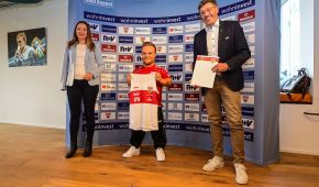 Niko Kappel gemeinsam mit Jasmina Hostert und Claus Vogt