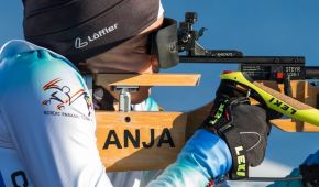 Anja Wicker im Biathlon beim Schießen