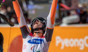 Andrea Rothfuss jubelt im Ziel