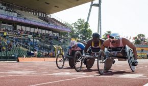 Rennrollstuhl-Rennen im Friedrich-Ludwig-Jahn-Sportpark