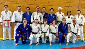 Gruppenbild der deutschen Para Judoka in Kampfanzügen