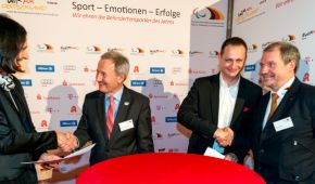 Vorstandsvorsitzende der NADA: Dr. Andrea Gotzmann und Dr. Lars Mortsiefer sowie DBS-Präsident und Vizepräsident Friedhelm Julius Beucher und Dr. Karl Quade.