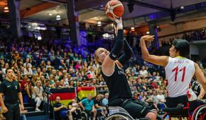 Mareike Miller im Angriff