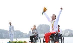 Die Hamburgerin Edina Müller holte Silber in der Klasse KL1 elf Hundertstel hinter der Britin Jeanette Chippington, die in 58.760 Sekunden gewann.