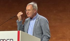 Friedhelm Julius Beucher bei der 21. Mitgliederversammlung
