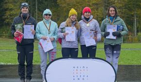 Bild bei der Siegerherung der deutschen Meisterschaft mit Guide Emil Schmidt, Leonie Walter, Johanna Recktenwald, Guide Emily Weiss, Lena Schöllig