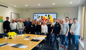 Die Teilnehmer*innen beim Medizin-Seminar in Frankfurt im Vorfeld der Olympischen und Paralympischen Spiele 2024 in Paris.