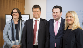 Parlamentarische Staatssekretärin im BMAS Kerstin Griese, Jürgen Dusel (Behindertenbeauftragter), Bundesminister für Arbeit und Soziales Hubertus Heil, Verena Bentele