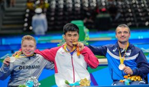 Siegerfoto v.l.n.r.: Valentin Baus, Cao Ningning, Mikar Palikuca