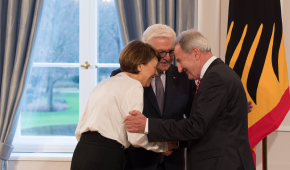 Frank-Walter Steinmeier, dessen Frau Elke Büdenbender sowie Friedhelm Julius Beucher