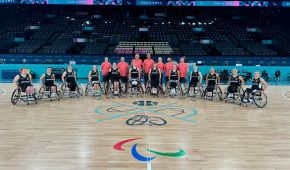 Die deutschen Rollstuhlbasketballerinnen in der Bercy Arena