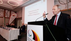 Friedhelm Julius Beucher auf dem DBS-Verbandstag in Leipzig