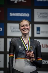 Marie Quellhorst mit der Bronzemedaille